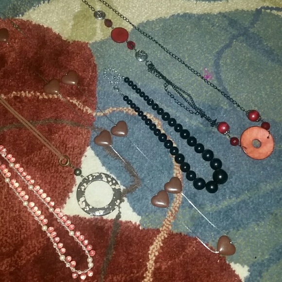 not sure Jewelry - Necklace bundle